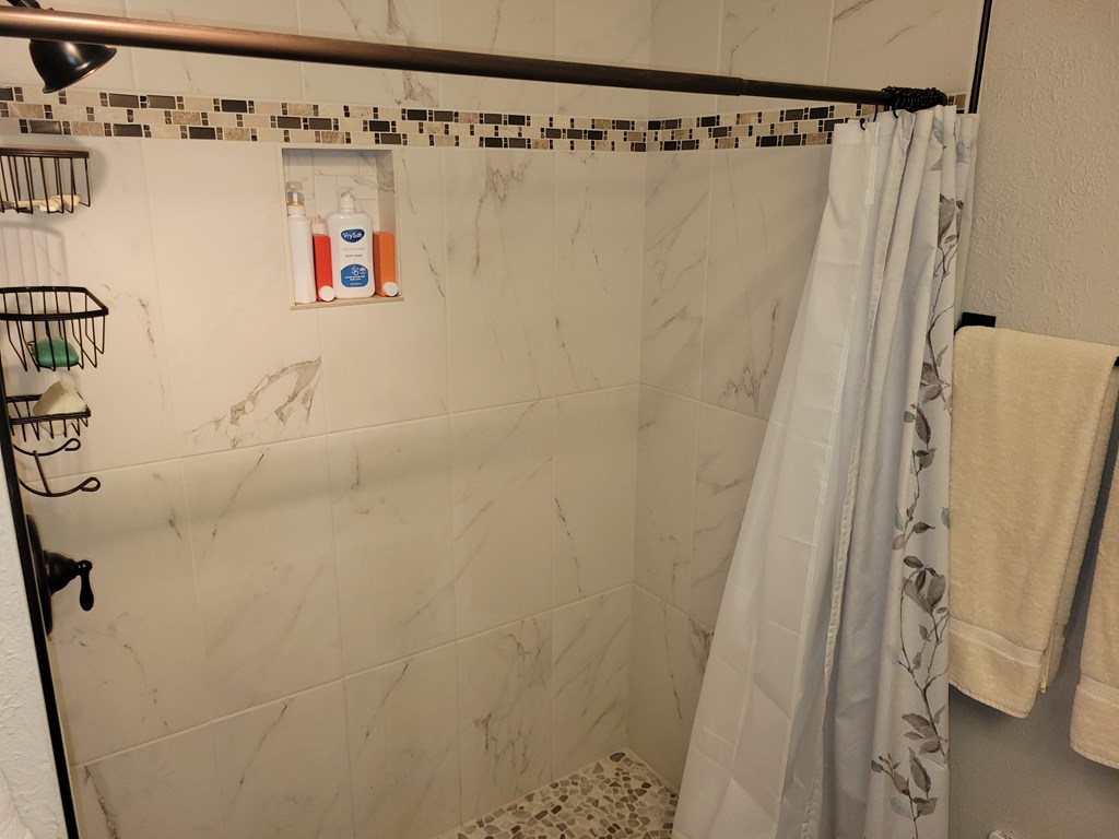 10525 Skunk Creek Road Cascade, ID 83611 - Photo 24 of 41 Walk in shower