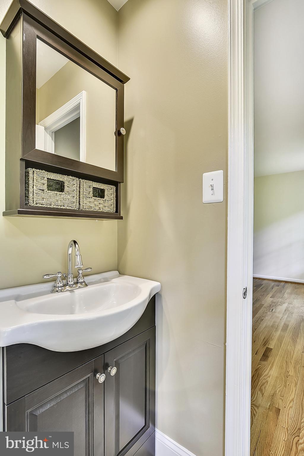 11304 Myrtle Lane Reston, VA 20191 - Photo 11 of 21 Bath (Master)