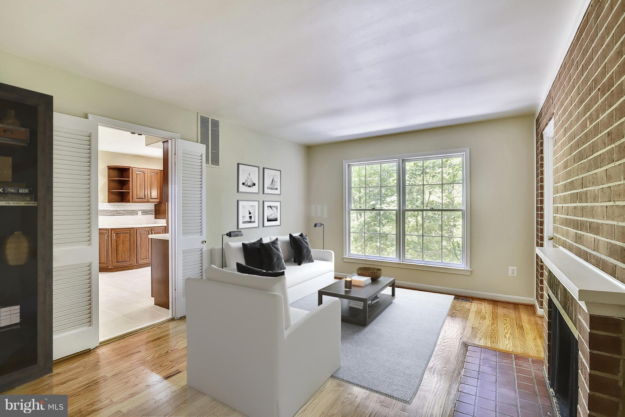 11304 Myrtle Lane Reston, VA 20191 - Photo 4 of 21 Family Room