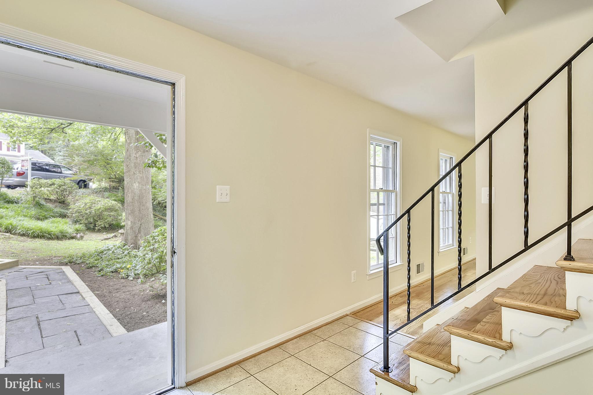 11304 Myrtle Lane Reston, VA 20191 - Photo 8 of 21 Interior (General)