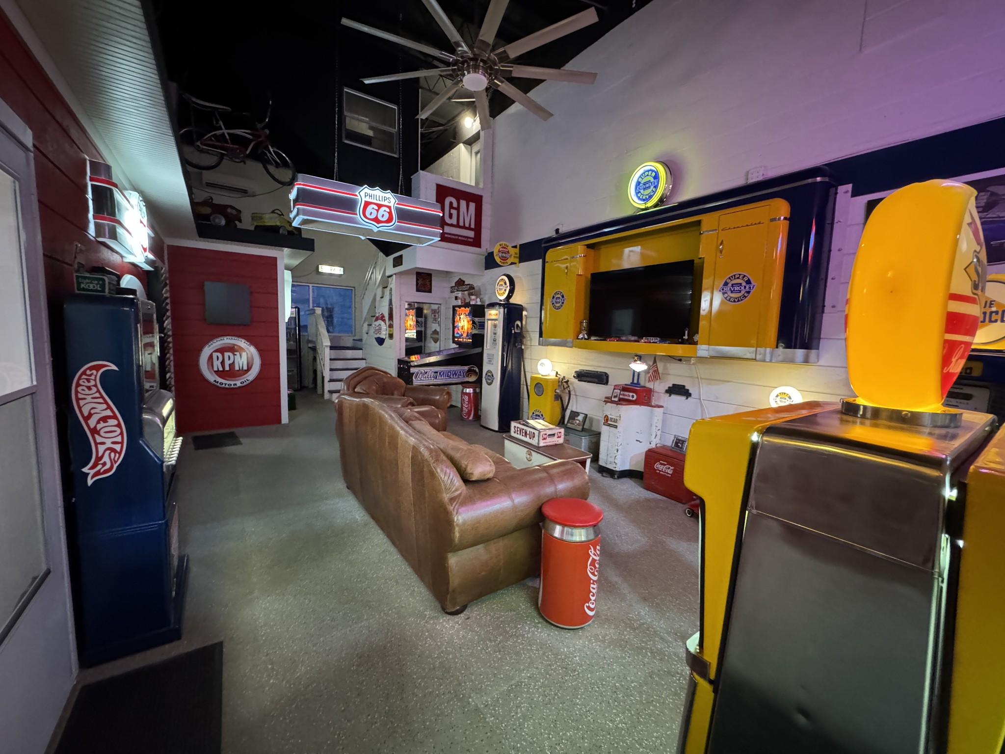 808 North 1st Street Pulaski, TN 38478 - Photo 22 of 77 a living room with furniture and a flat screen tv