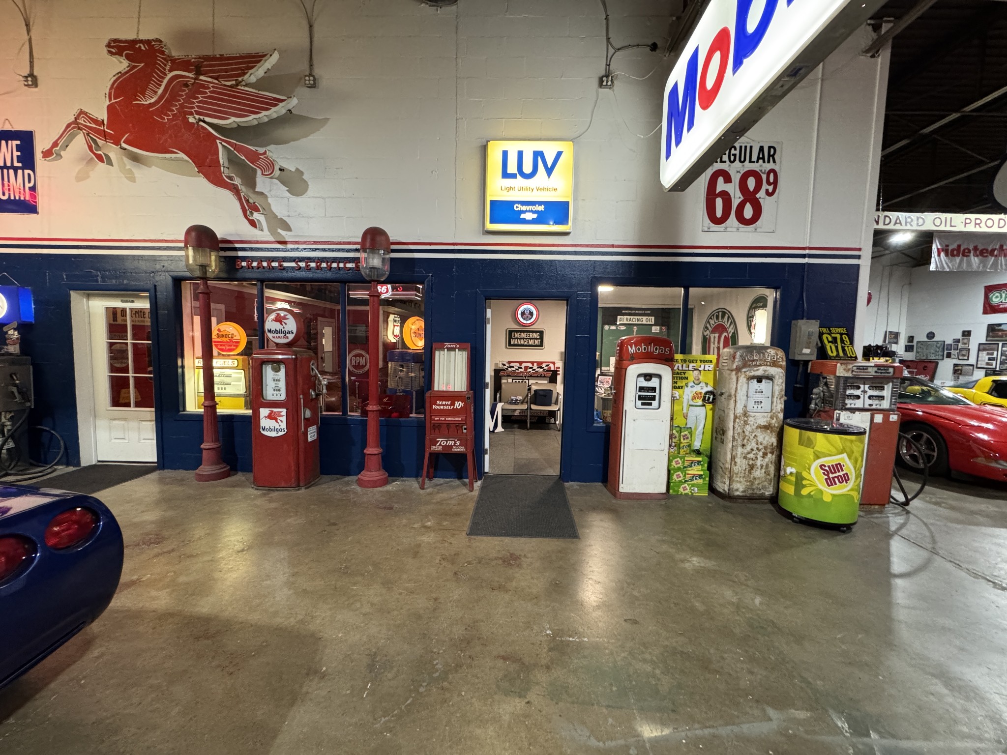 808 North 1st Street Pulaski, TN 38478 - Photo 26 of 77 a view of a children room with gym equipment