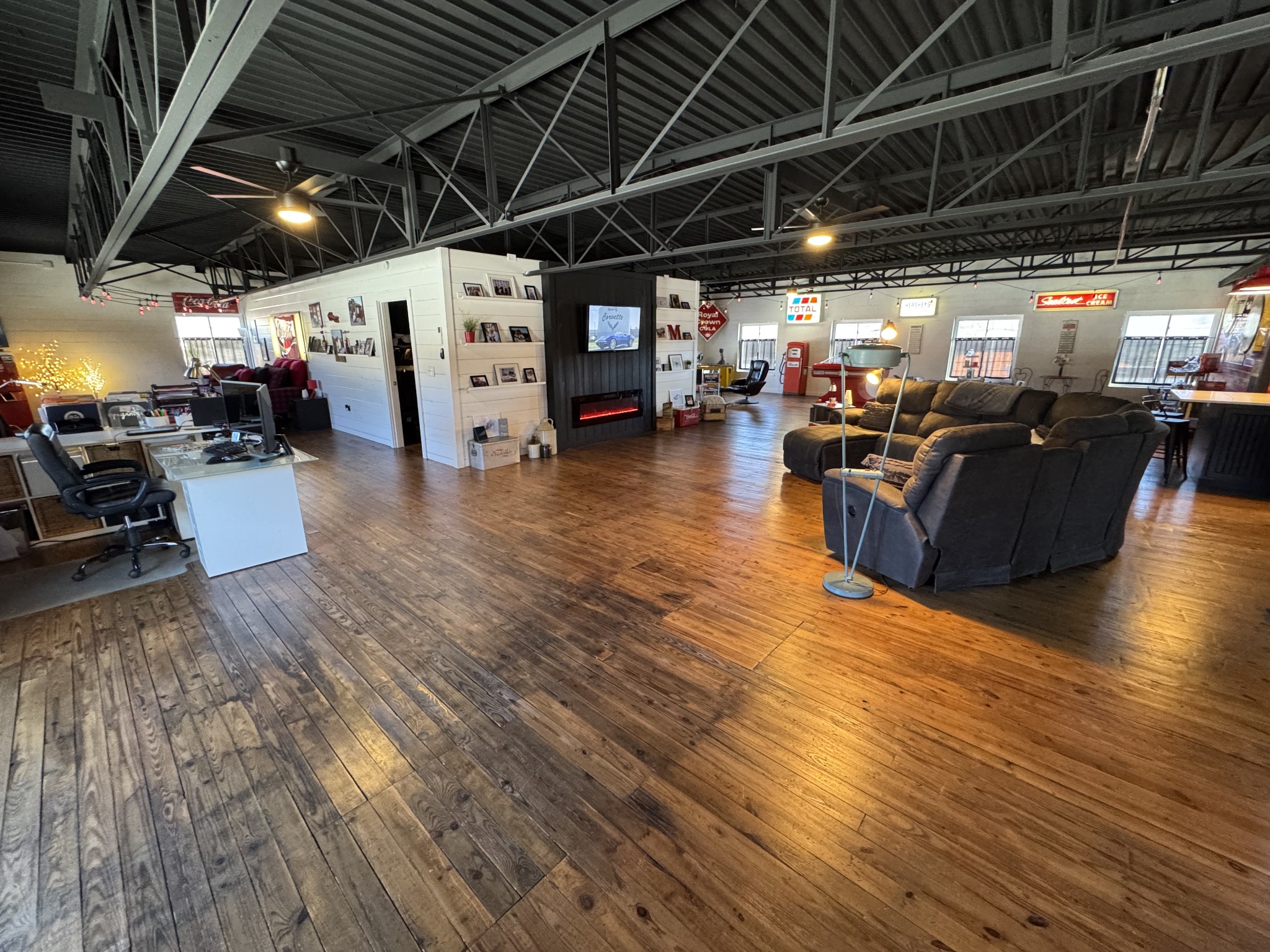 808 North 1st Street Pulaski, TN 38478 - Photo 56 of 87 a view of a garage with wooden floor