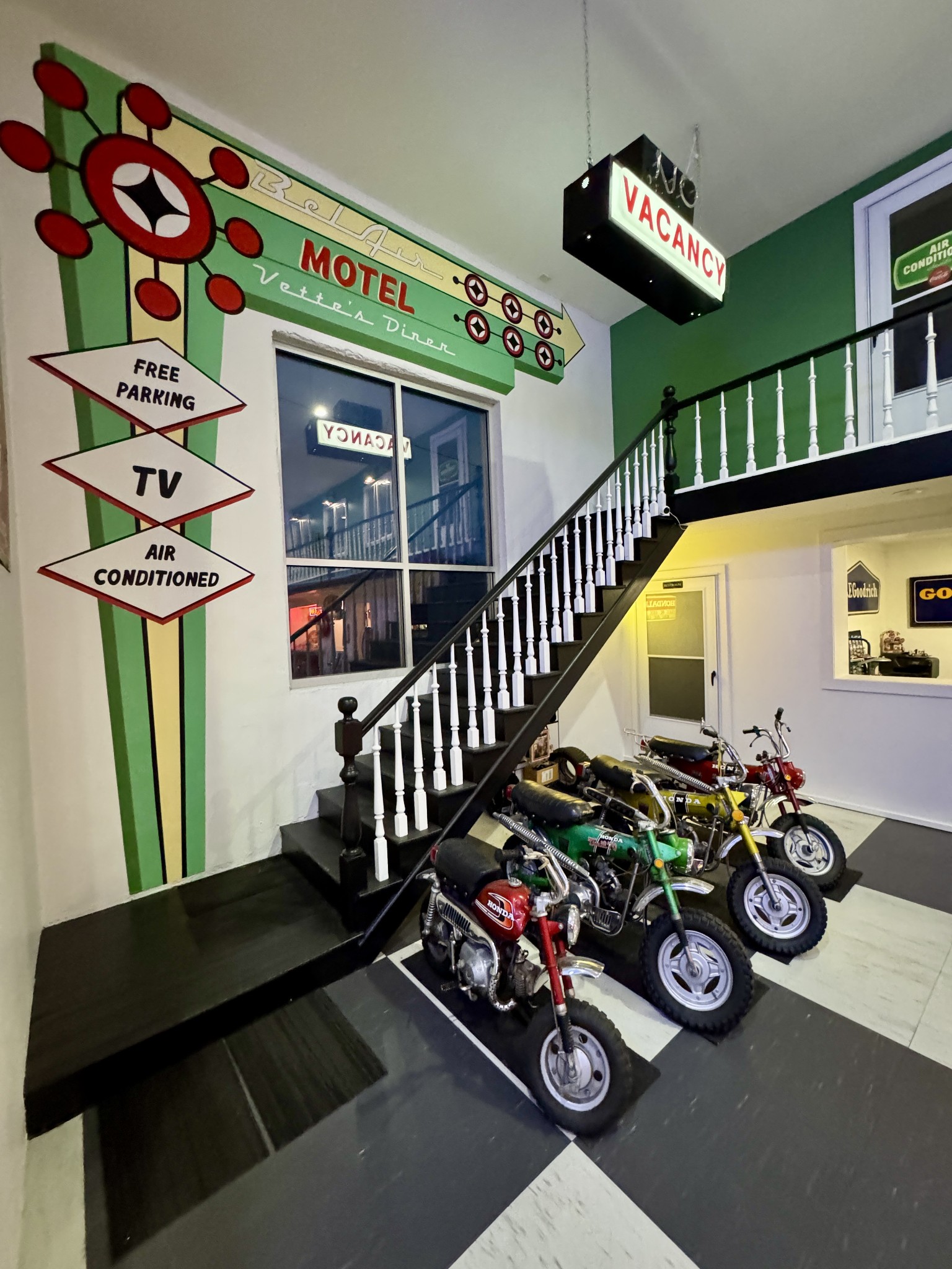 808 North 1st Street Pulaski, TN 38478 - Photo 7 of 77 a view of a chairs and table in a room