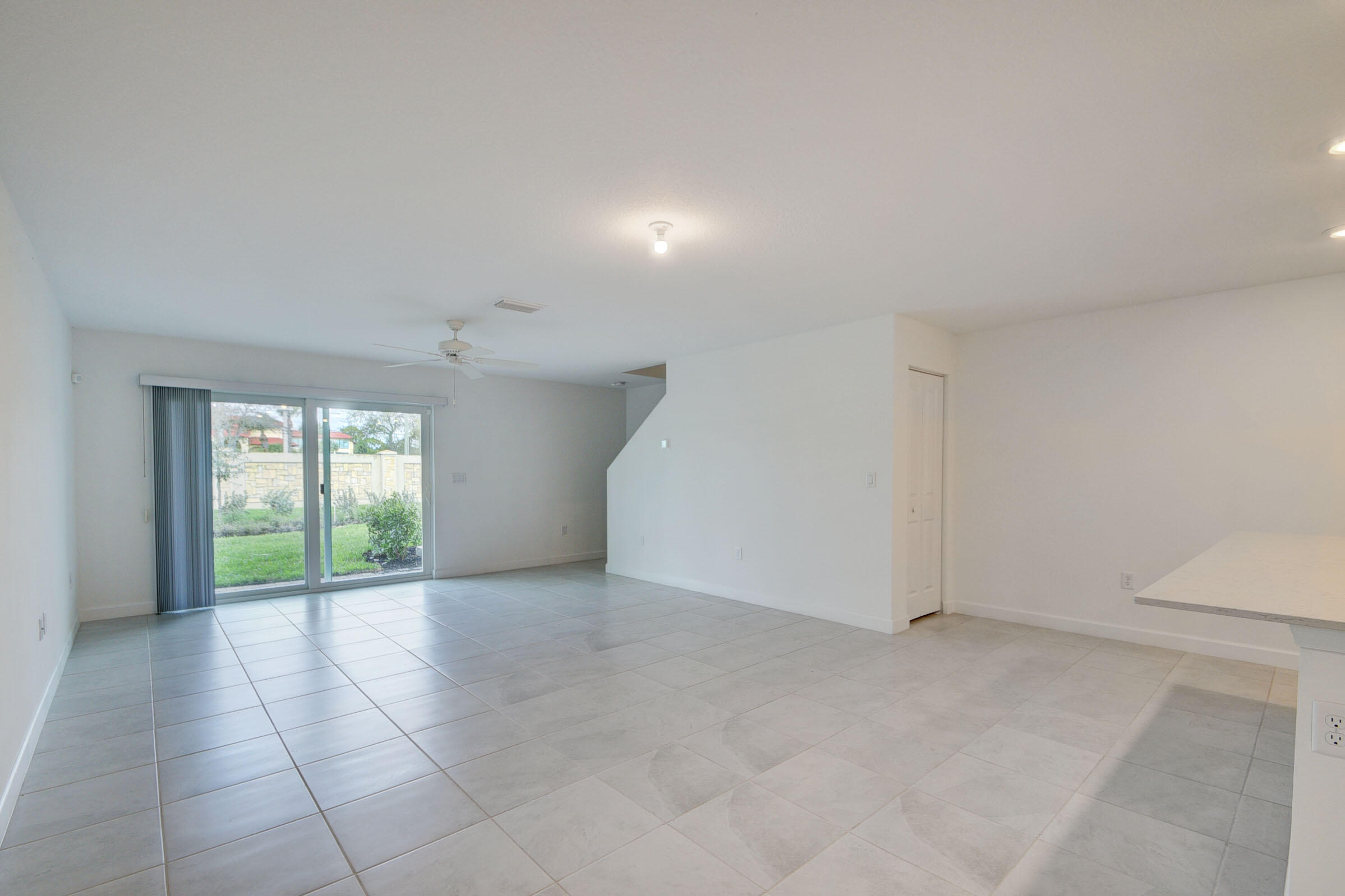 6875 Broadwater Ln Lake Lake Worth, FL 33467 - Photo 15 of 20 an empty room with windows