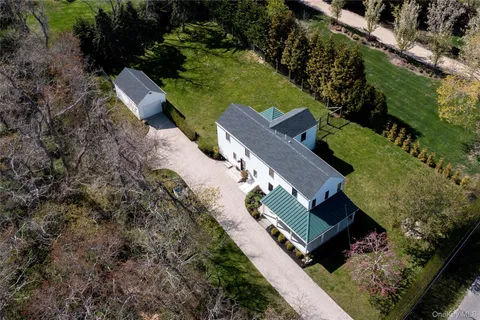 $1,565,000 | 1270 Skunk Lane, Cutchogue, NY 11935