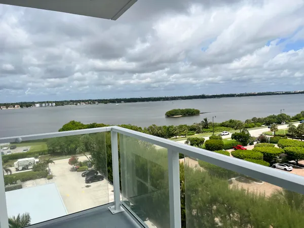 $8,000 | 3450 South Ocean Boulevard, Unit 701, Palm Beach, FL 33480