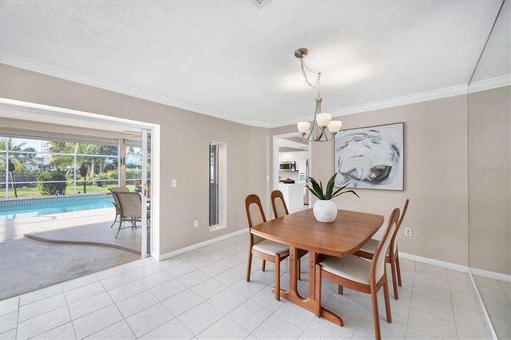 633 Valencia Road Venice, FL 34285 - Photo 13 of 43