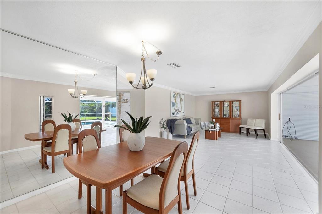 633 Valencia Road Venice, FL 34285 - Photo 14 of 43