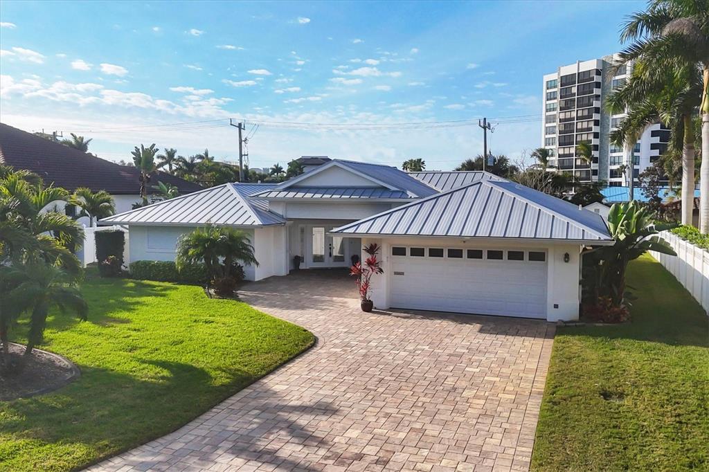 633 Valencia Road Venice, FL 34285 - Photo 2 of 43