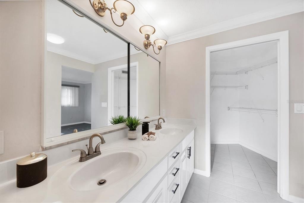 633 Valencia Road Venice, FL 34285 - Photo 22 of 43