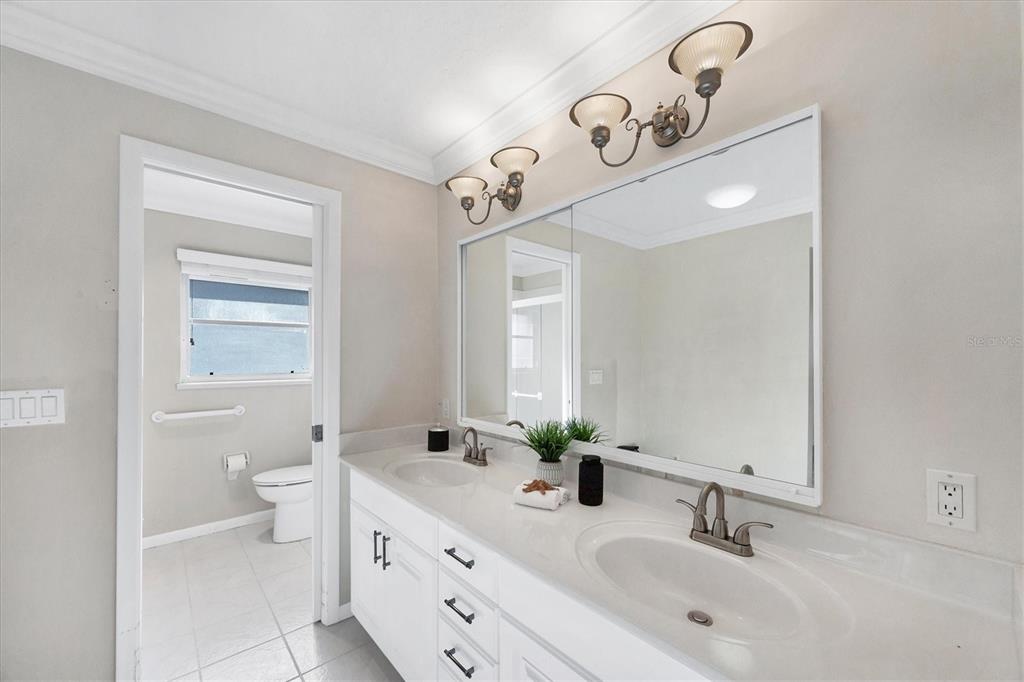 633 Valencia Road Venice, FL 34285 - Photo 24 of 43