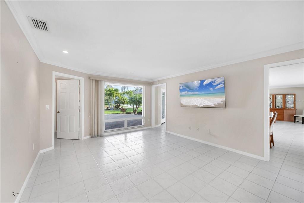 633 Valencia Road Venice, FL 34285 - Photo 10 of 43