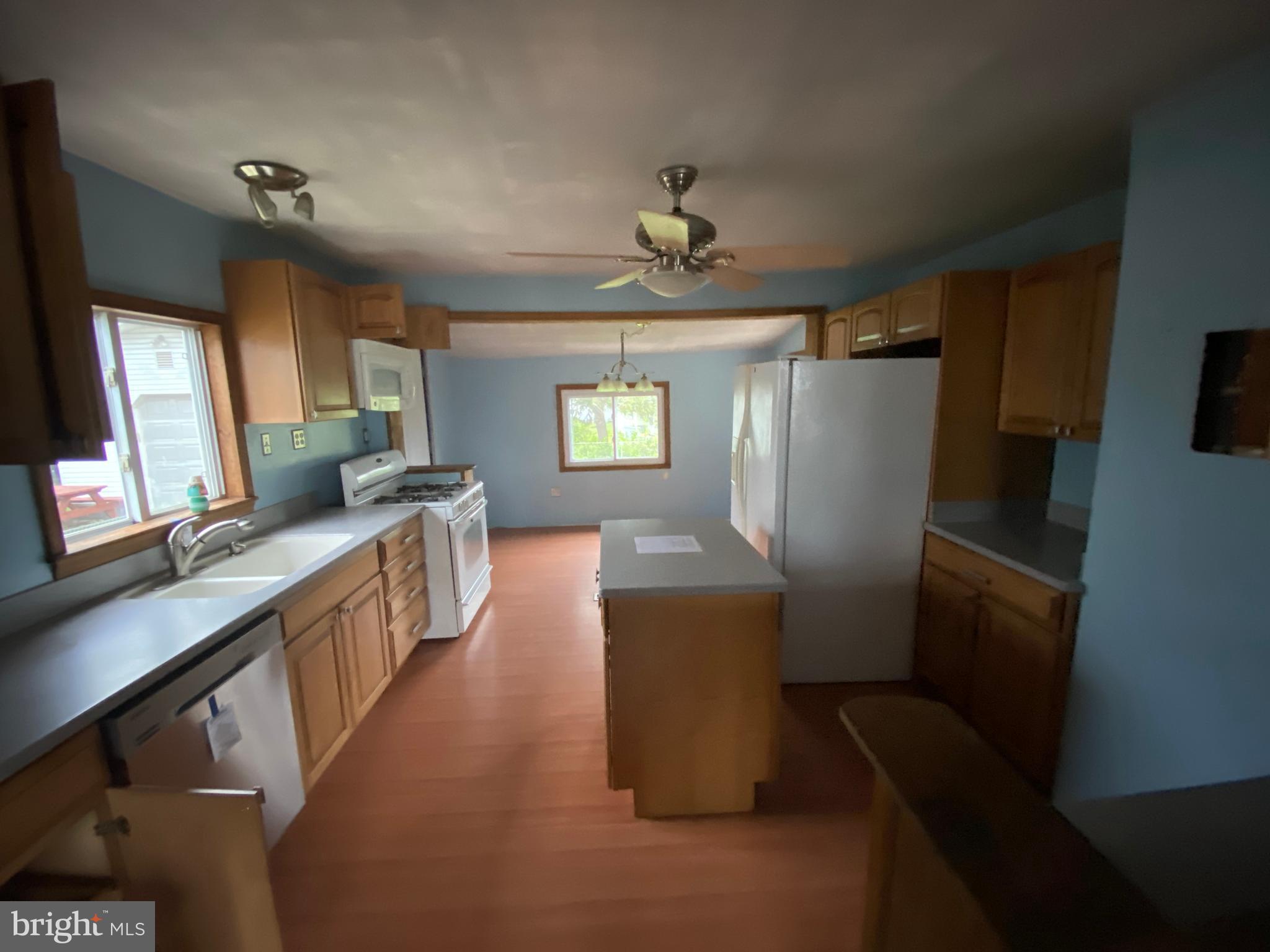 1902 Jackson Road Baltimore, MD 21222 - Photo 3 of 11