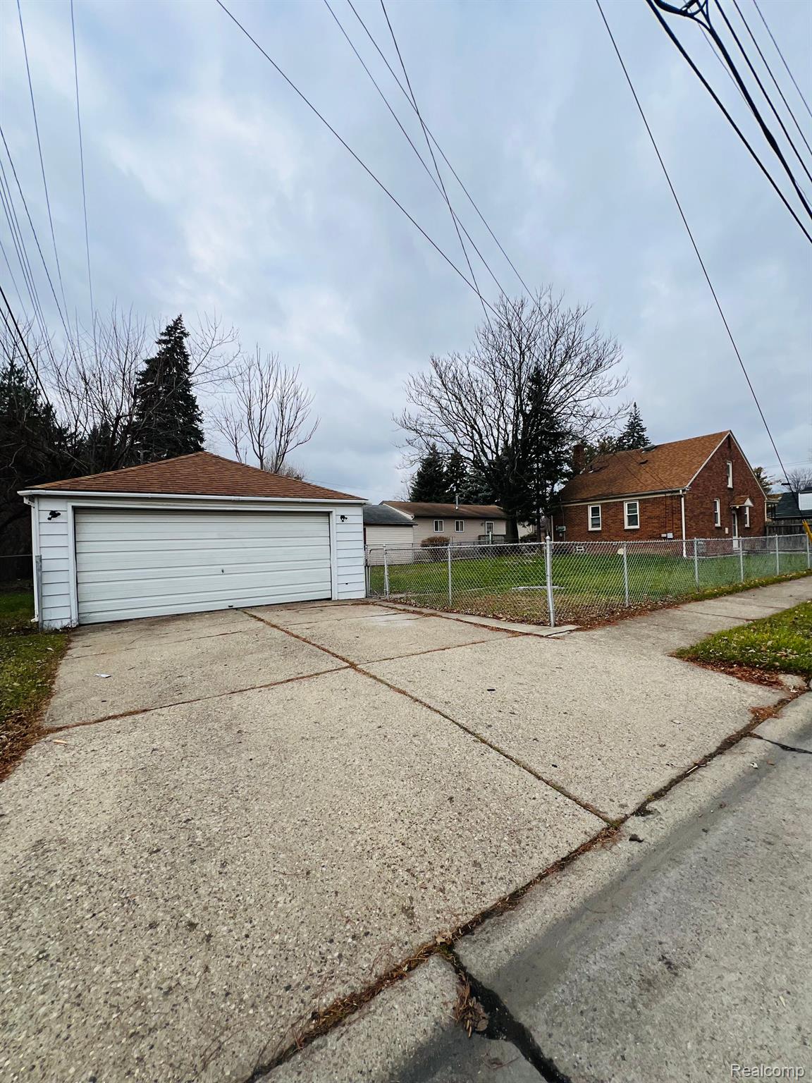 16344 East 10 Mile Road Eastpointe, MI 48021 - Photo 38 of 39 Gallery Image 38