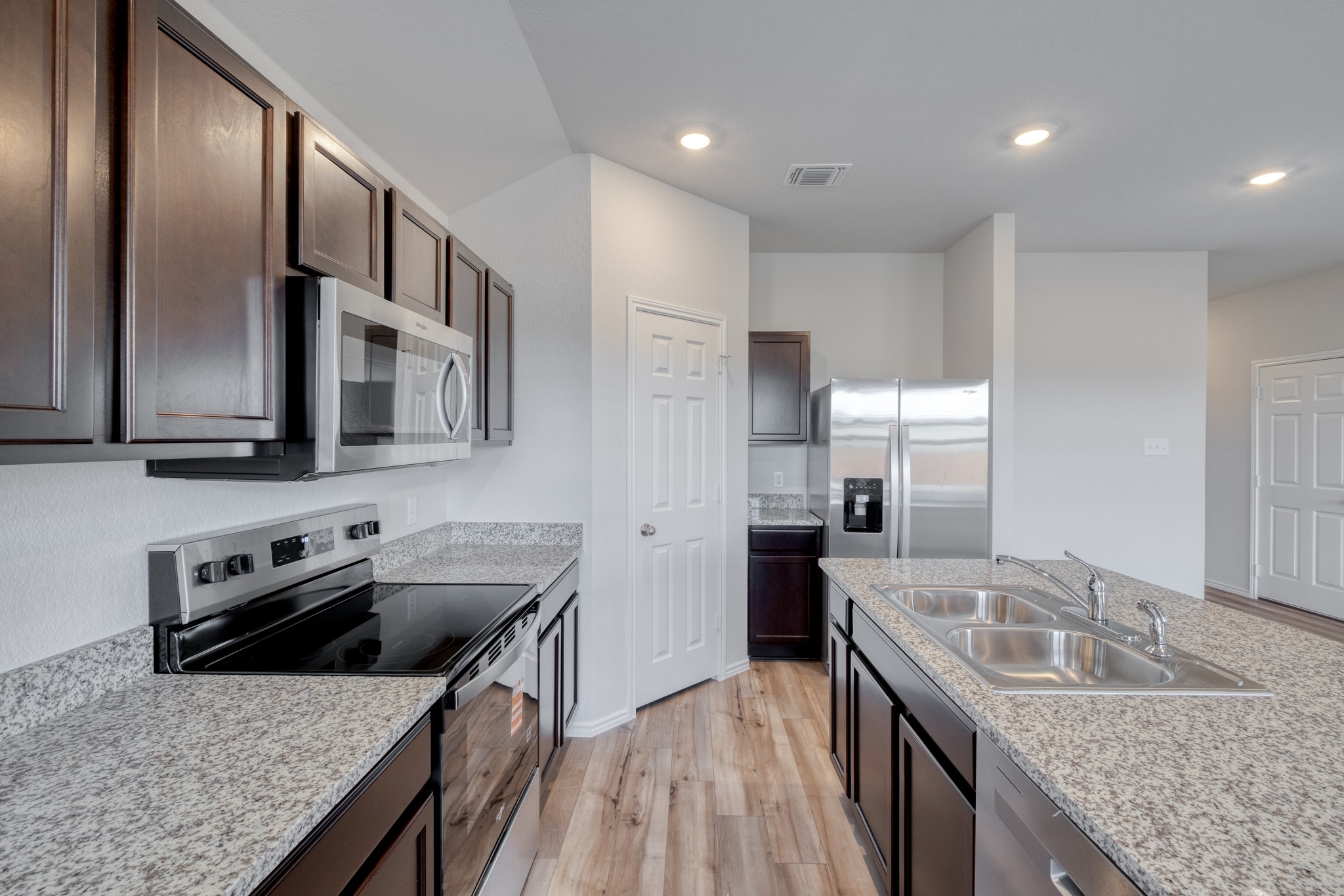 167 McNamara Court Jarrell, TX 76537 - Photo 6 of 19