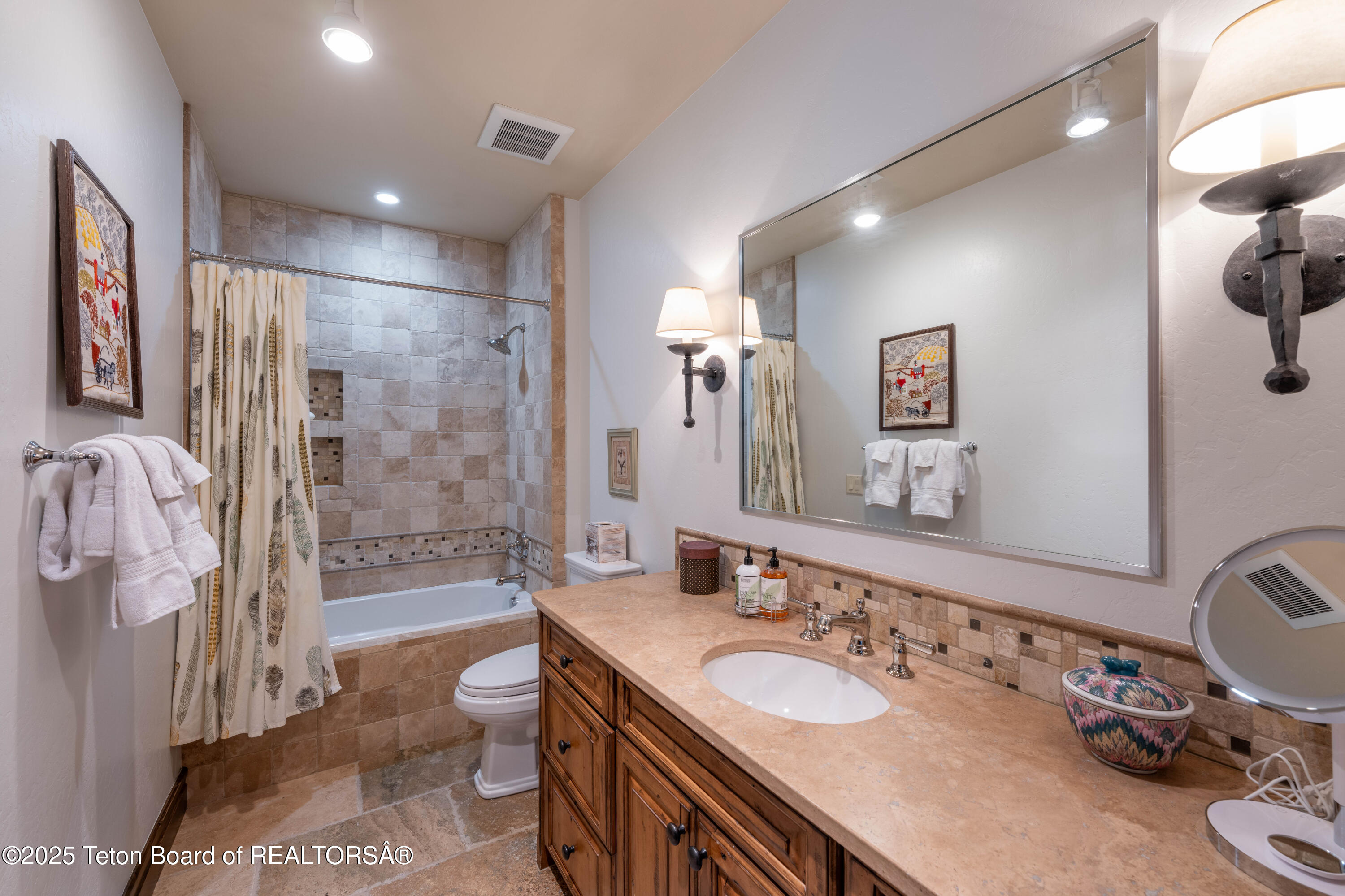 380 Cottongrass Road Driggs, ID 83422 - Photo 21 of 41 Guest Bath Full