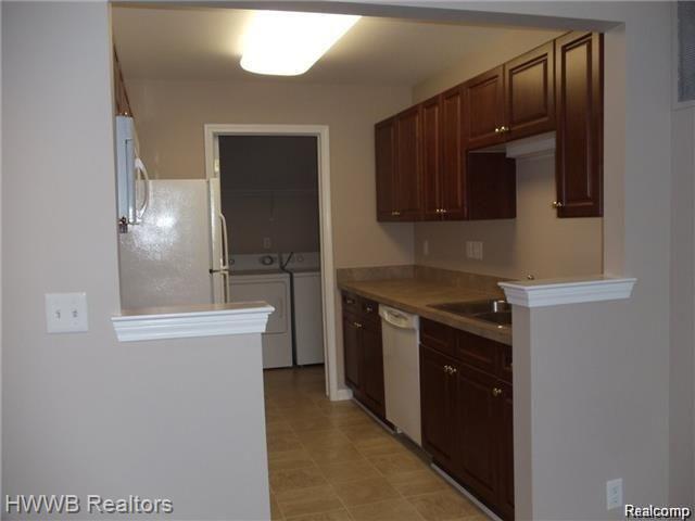 3561 Tremonte Circle, Unit 22 Rochester, MI 48306 - Photo 6 of 15