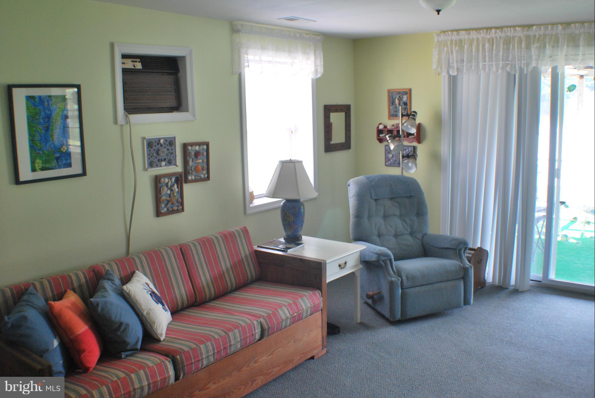 662 Travelers Rest Road Hague, VA 22469 - Photo 2 of 15 Family Room