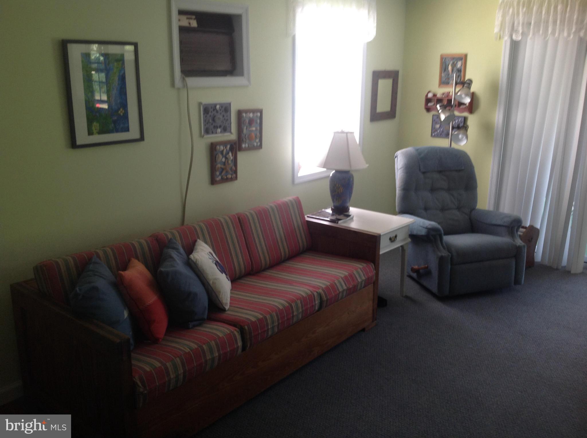 662 Travelers Rest Road Hague, VA 22469 - Photo 3 of 15 Living Room