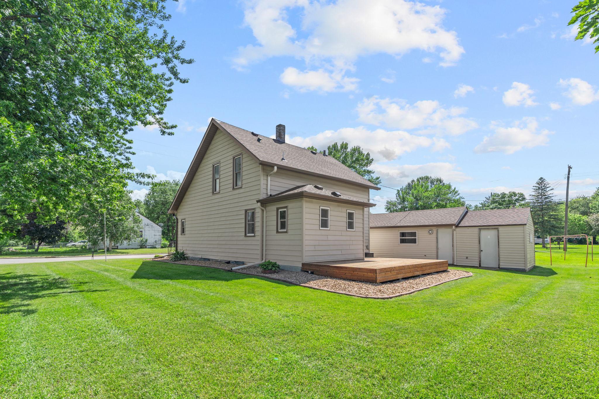 720 Fir Avenue Bird Island, MN 55310 - Photo 9 of 55