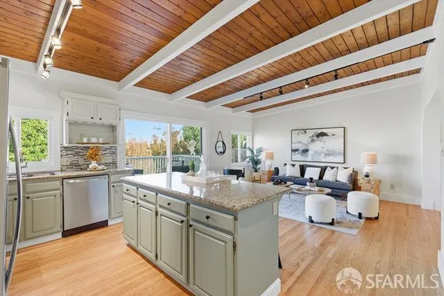 $1,295,000 | 131 Brussels Street, San Francisco, CA 94134