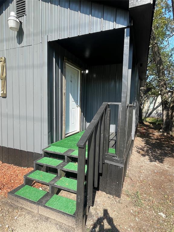 311 Southwest 6th Street Kerens, TX 75144 - Photo 2 of 24 a view of backyard from a balcony