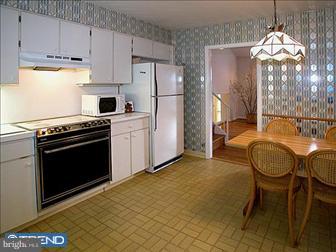 119 Thorndike Road Philadelphia, PA 19115 - Photo 4 of 6 Kitchen