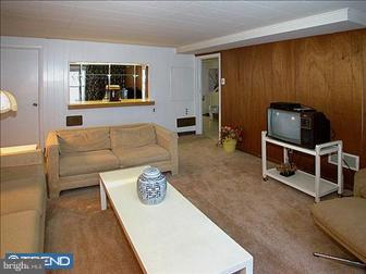 119 Thorndike Road Philadelphia, PA 19115 - Photo 5 of 6 Family Room