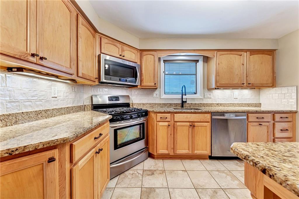 252 Shafer Road Coraopolis, PA 15108 - Photo 17 of 36 Gallery Image 17