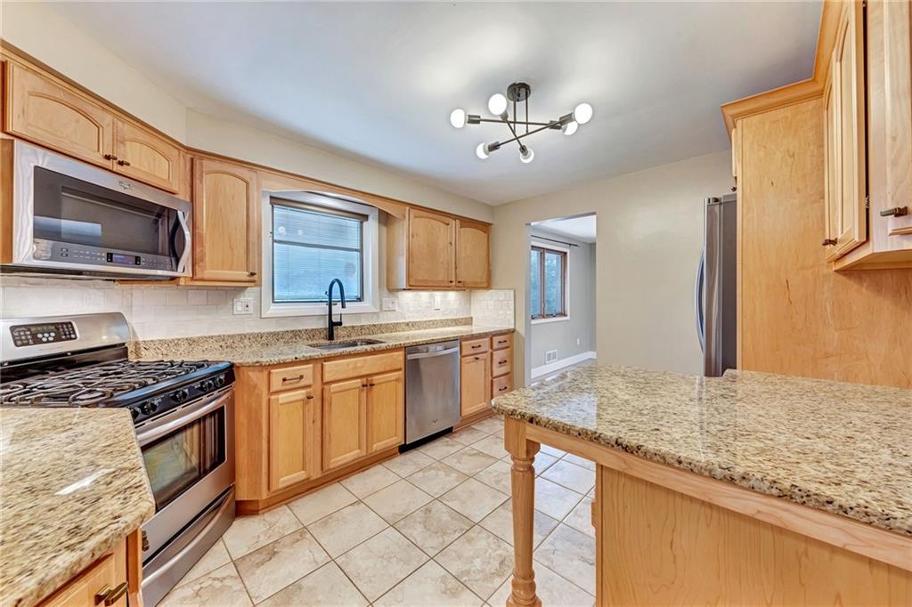 252 Shafer Road Coraopolis, PA 15108 - Photo 18 of 36 Gallery Image 18