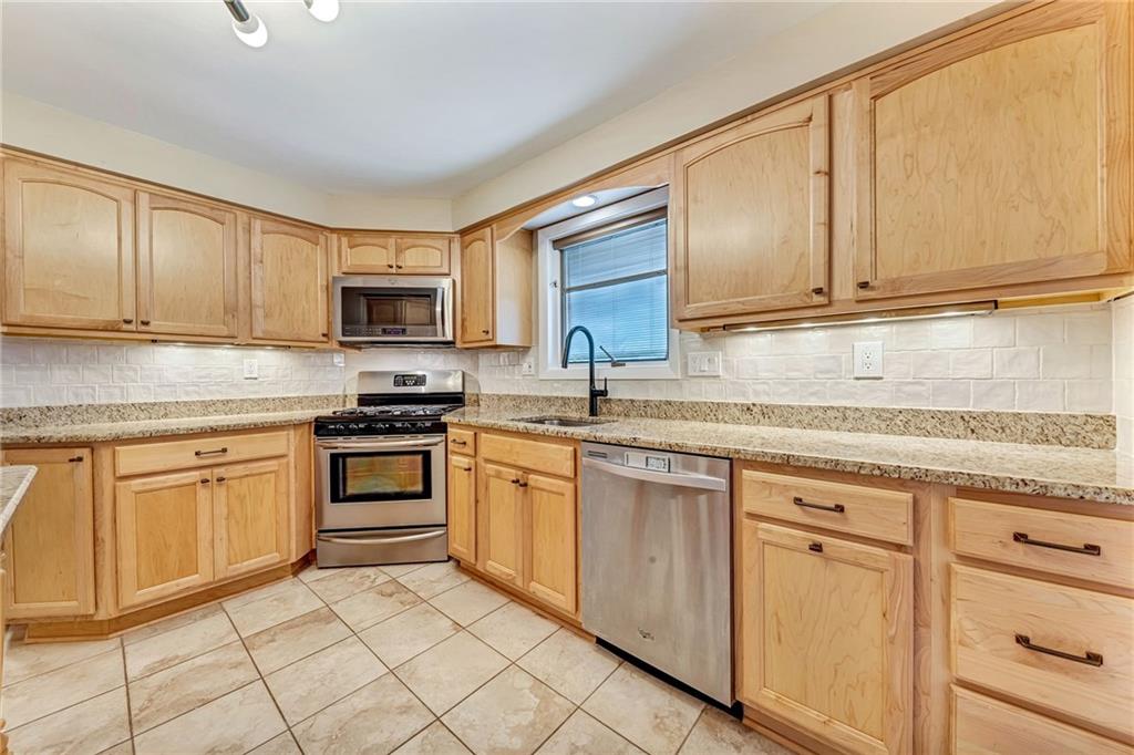 252 Shafer Road Coraopolis, PA 15108 - Photo 20 of 36 Gallery Image 20