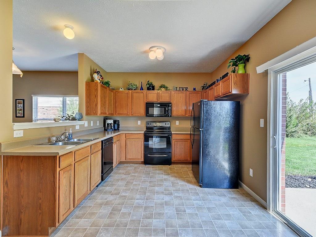 13377 Kimberlite Drive Fishers, IN 46038 - Photo 2 of 24