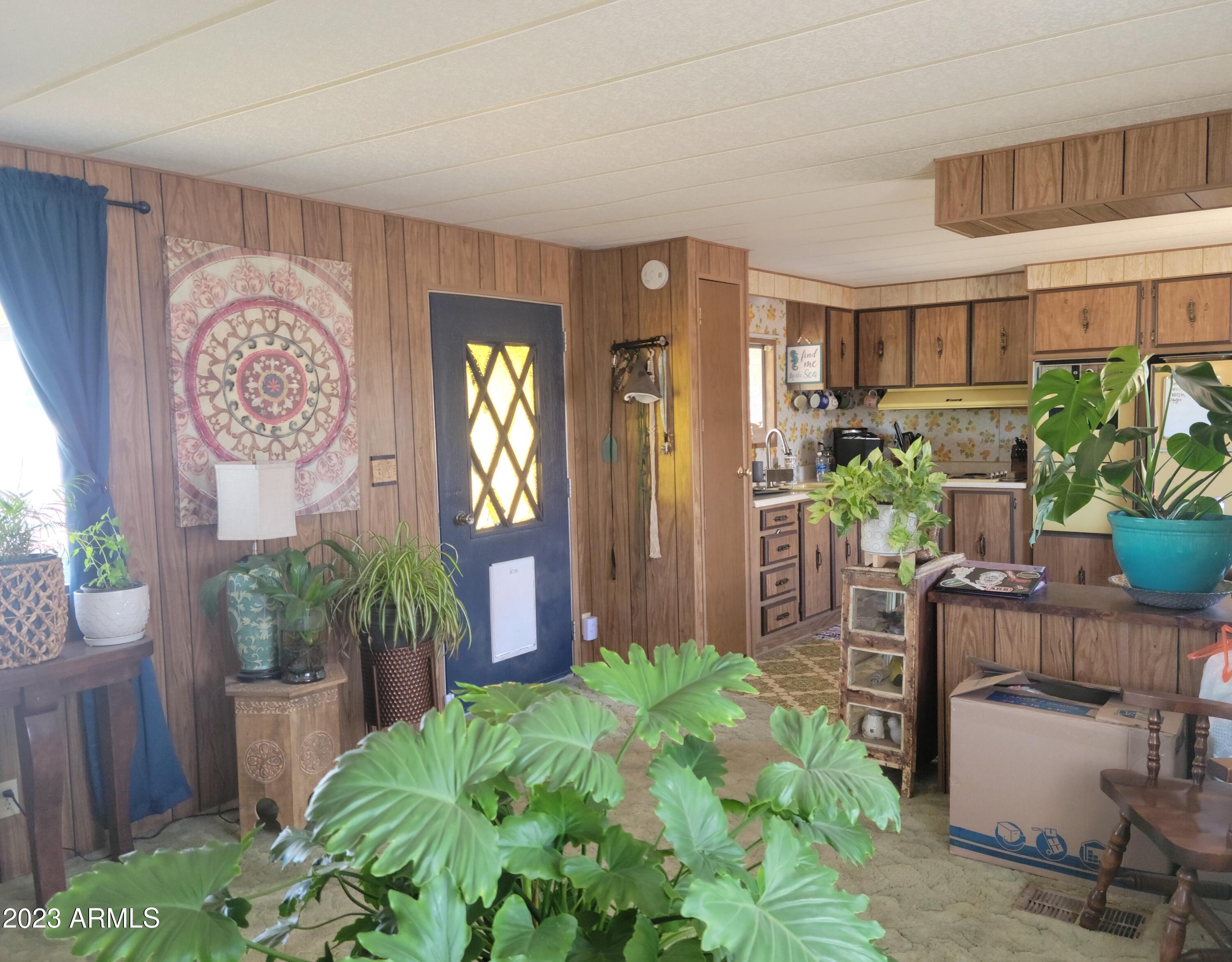 18388 Weaver Mountain Road Peeples Valley, AZ 86332 - Photo 4 of 24 front door
