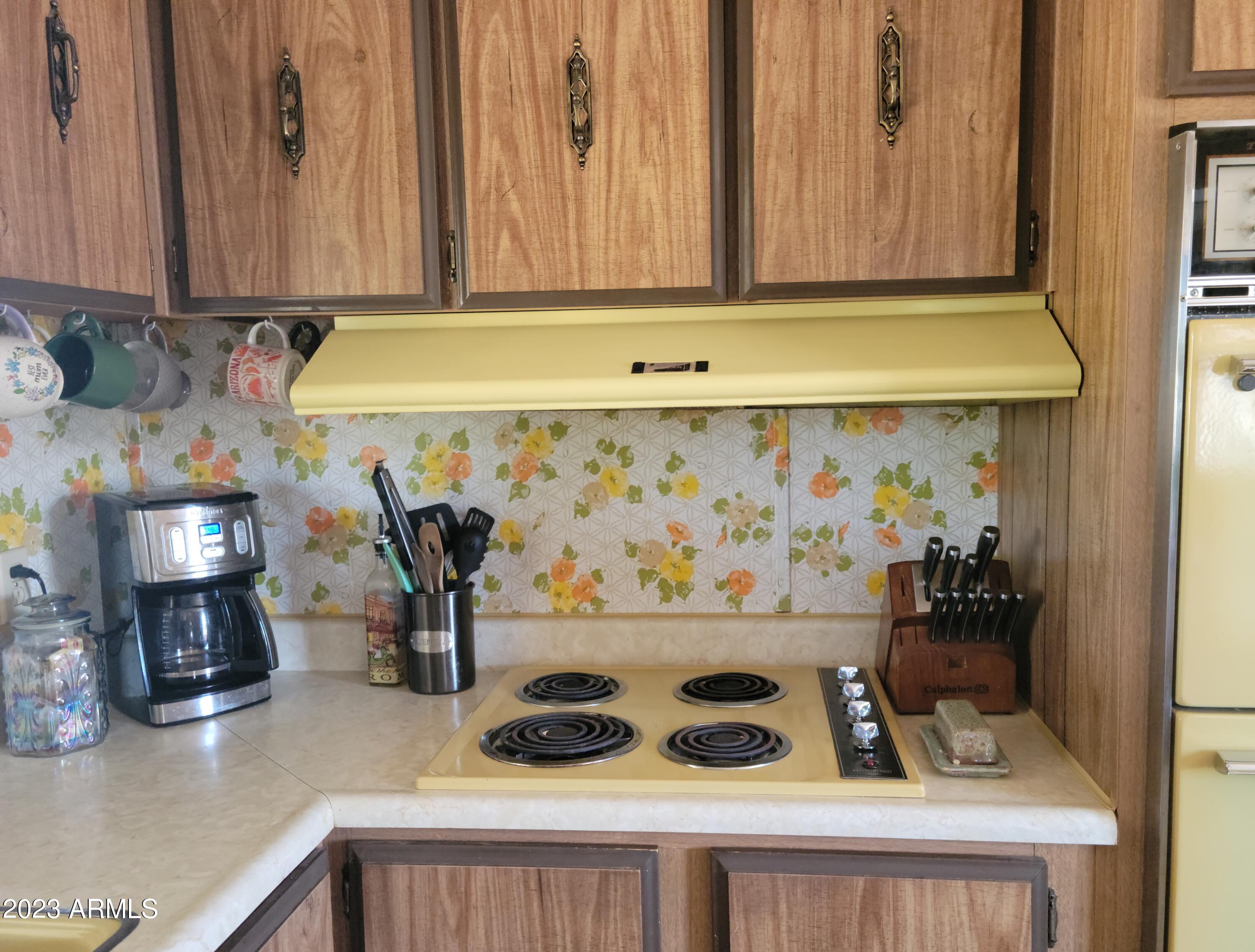 18388 Weaver Mountain Road Peeples Valley, AZ 86332 - Photo 7 of 24 appliances 2