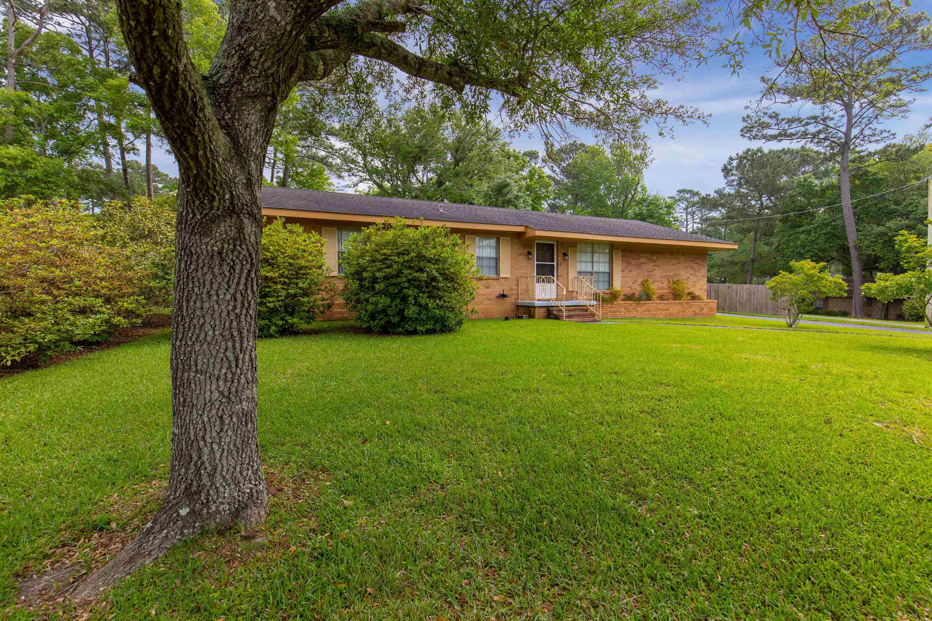 581 Stuart Street Daphne, AL 36526 - Photo 3 of 22