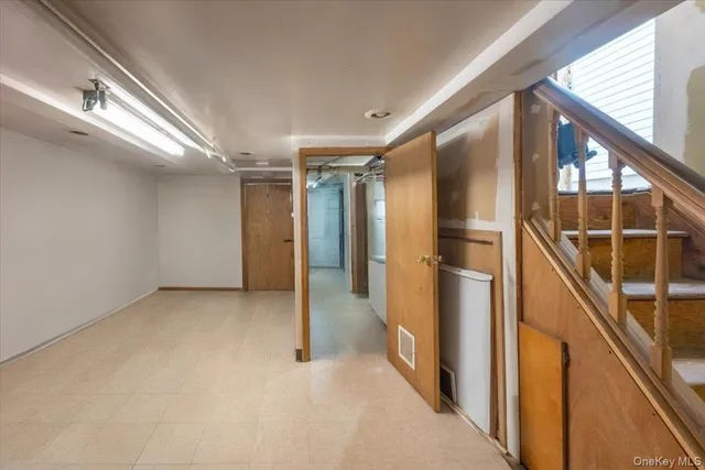 $899,000 | 158-24 75th Road | Hillcrest