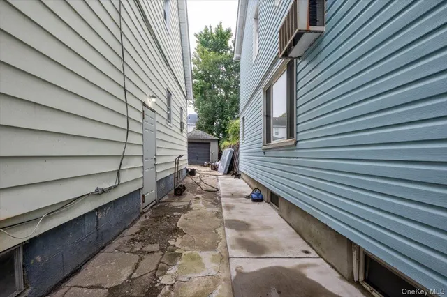 $899,000 | 158-24 75th Road | Hillcrest