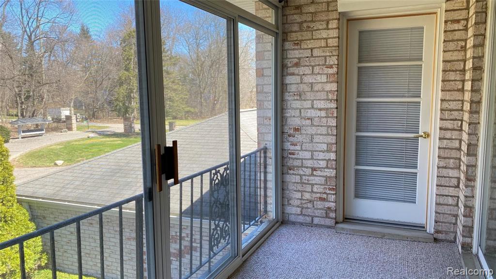 1725 Tiverton Road, Unit 4 Bloomfield Hills, MI 48304 - Photo 5 of 23