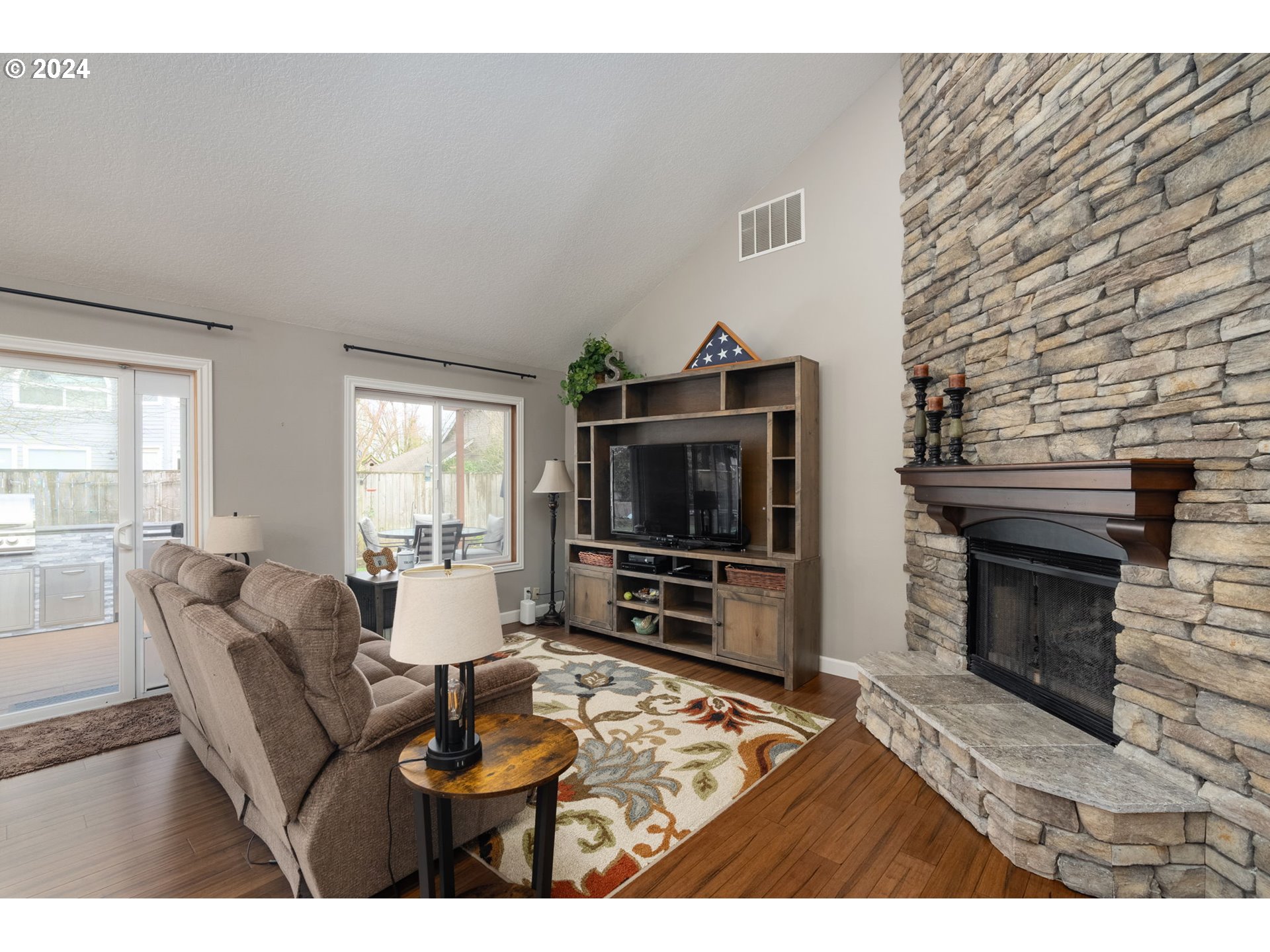 5789 Southwest Calusa Loop Tualatin, OR 97062 - Photo 14 of 27 Family Room
