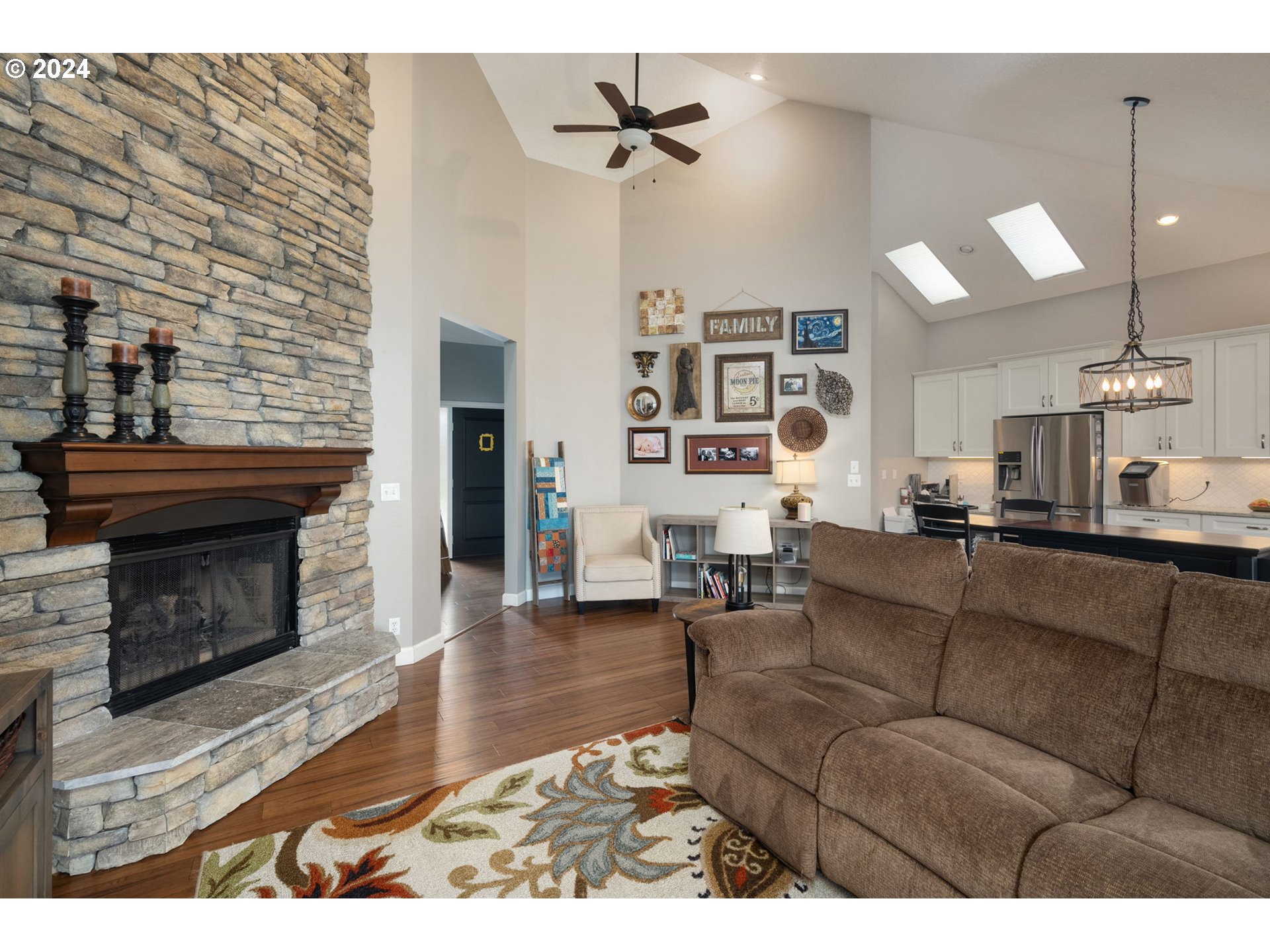 5789 Southwest Calusa Loop Tualatin, OR 97062 - Photo 15 of 27 Family Room