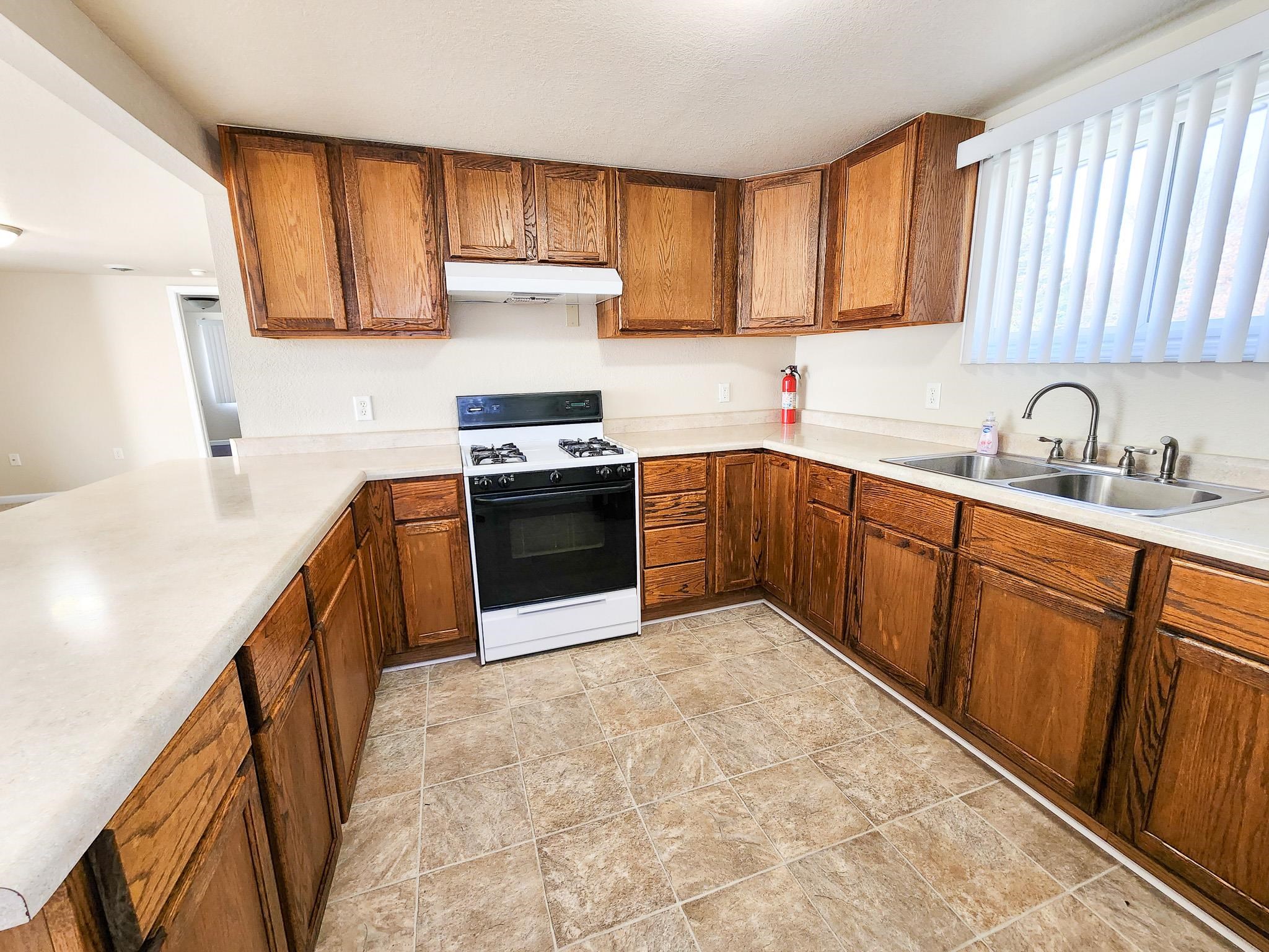 2111 Timber Lane Harrison, MI 48625 - Photo 6 of 35