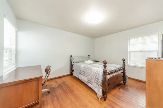 $1,800 | 5542 Turtle Creek Road, Houston, TX 77017