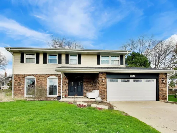 $599,900 | 5S671 Buttonwood Court, Naperville, IL 60540