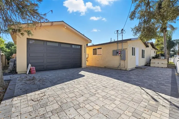 a front view of house with yard