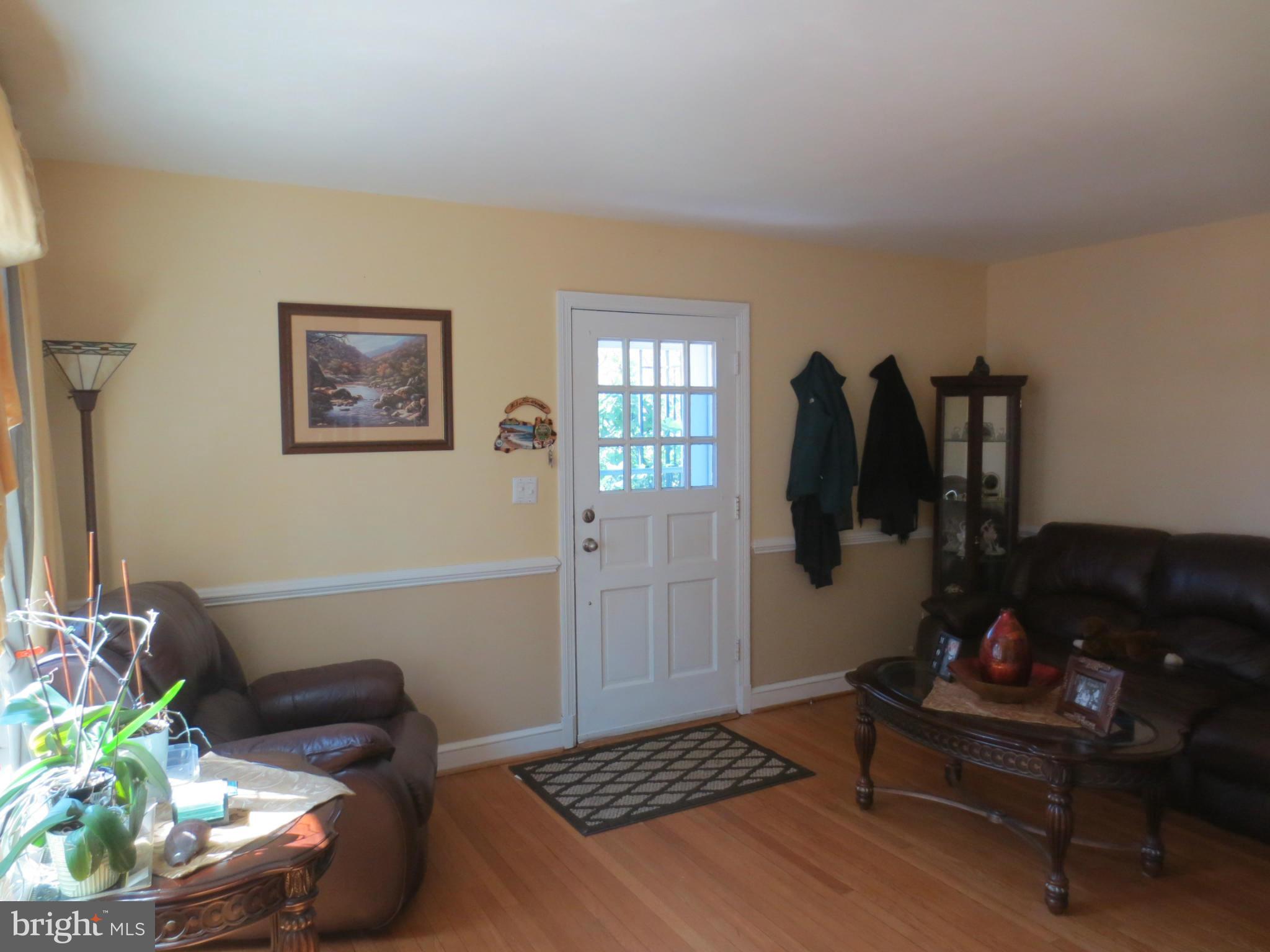 2841 South Glebe Road Arlington, VA 22206 - Photo 2 of 22 Family Room