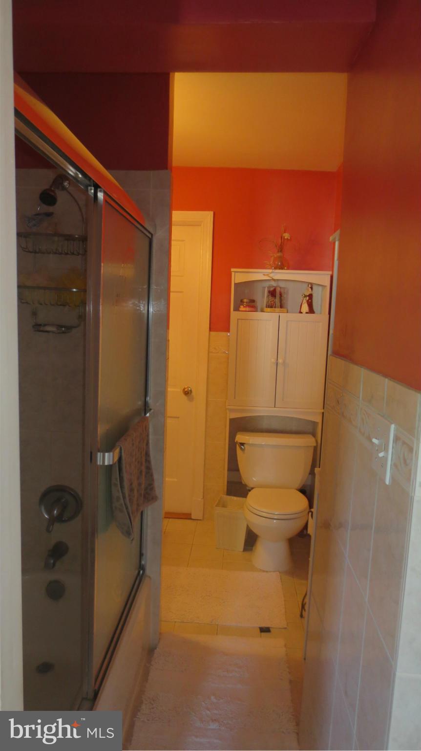 2841 South Glebe Road Arlington, VA 22206 - Photo 12 of 22 Bath (Master)
