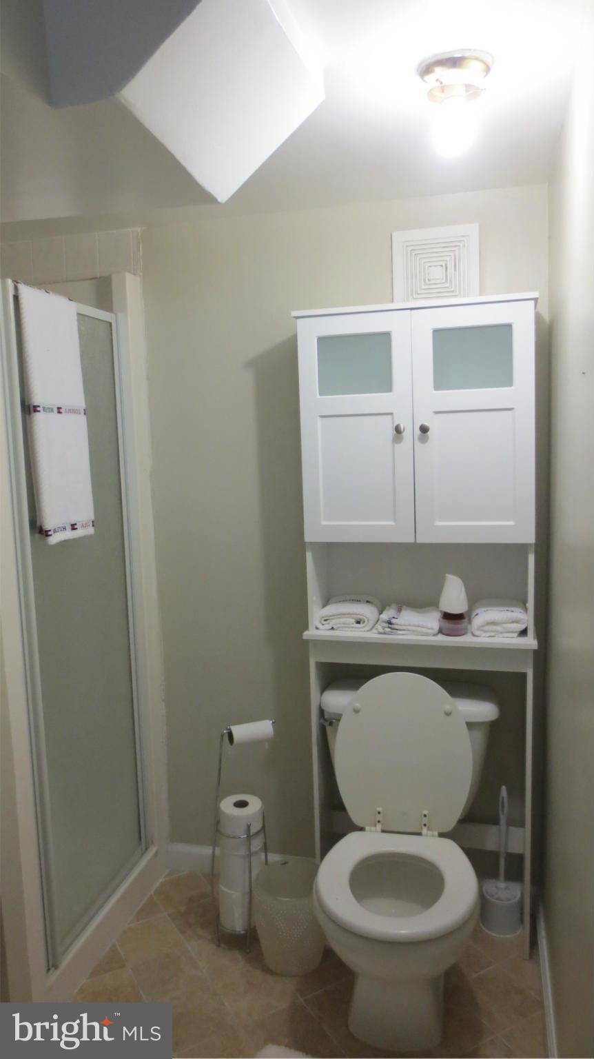 2841 South Glebe Road Arlington, VA 22206 - Photo 17 of 22 Bath