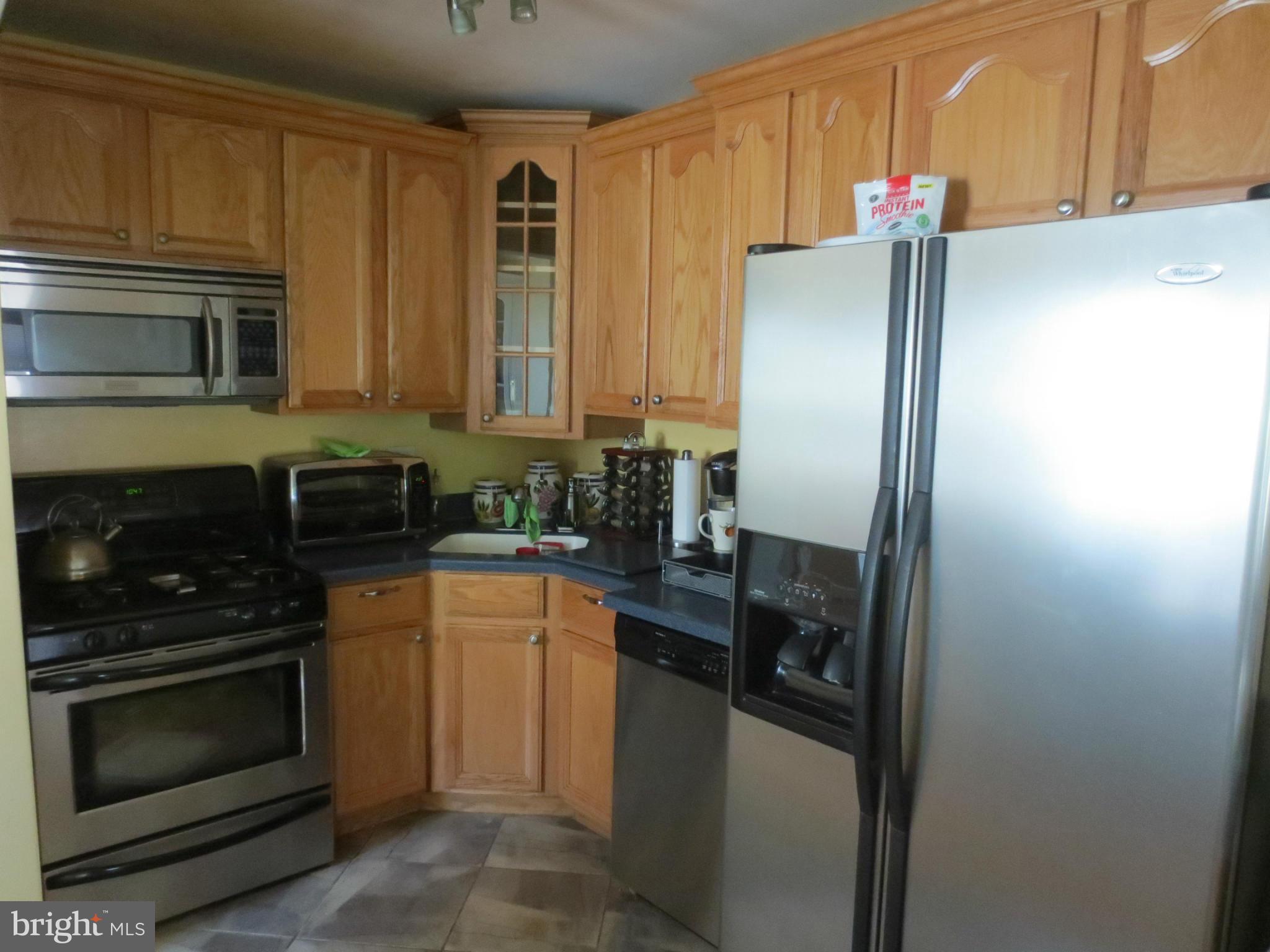 2841 South Glebe Road Arlington, VA 22206 - Photo 3 of 22 Kitchen