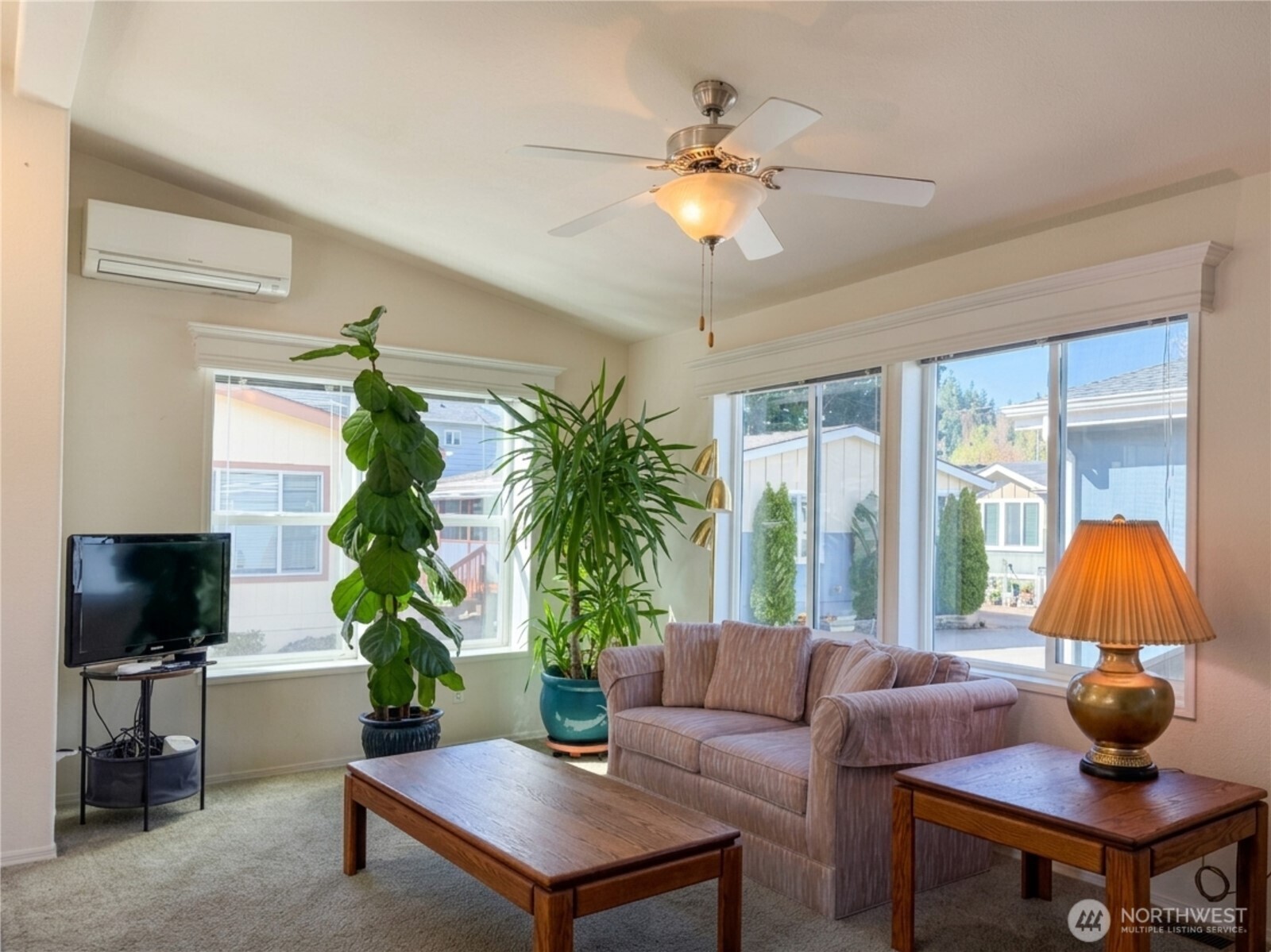 15256 Pine Drive Renton, WA 98058 - Photo 3 of 12